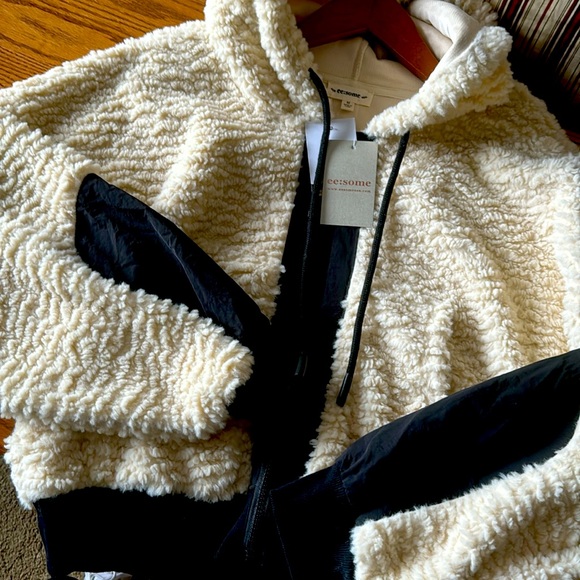 NWT ee:some Fuzzy Hooded Jacket—Size M - Picture 2 of 4